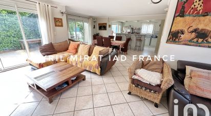House 6 rooms of 130 m² in Six-Fours-les-Plages (83140)