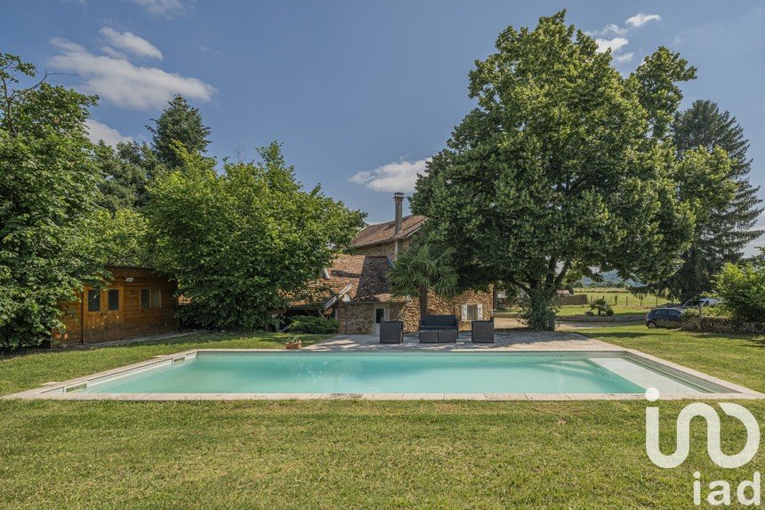 Country house 10 rooms of 302 m² in Crémieu (38460)