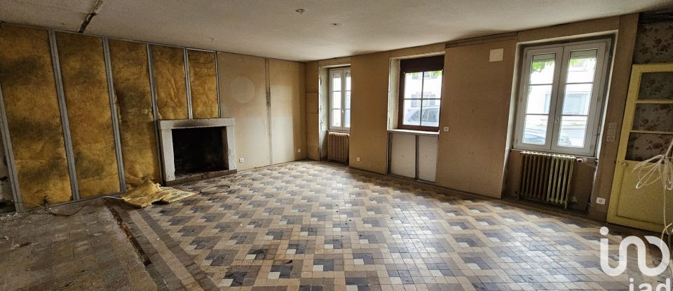 Traditional house 9 rooms of 275 m² in Saint-Fiacre-sur-Maine (44690)