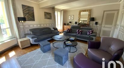 Mansion 10 rooms of 247 m² in Marolles-en-Brie (94440)