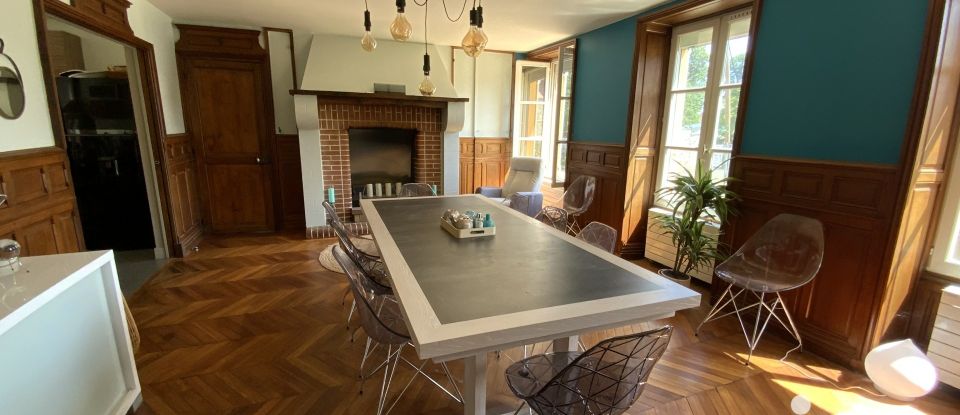 Mansion 10 rooms of 247 m² in Marolles-en-Brie (94440)