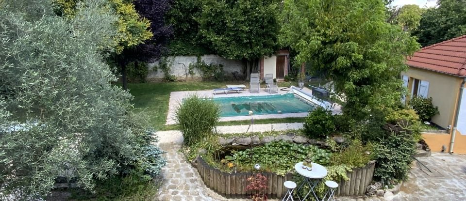 Mansion 10 rooms of 247 m² in Marolles-en-Brie (94440)