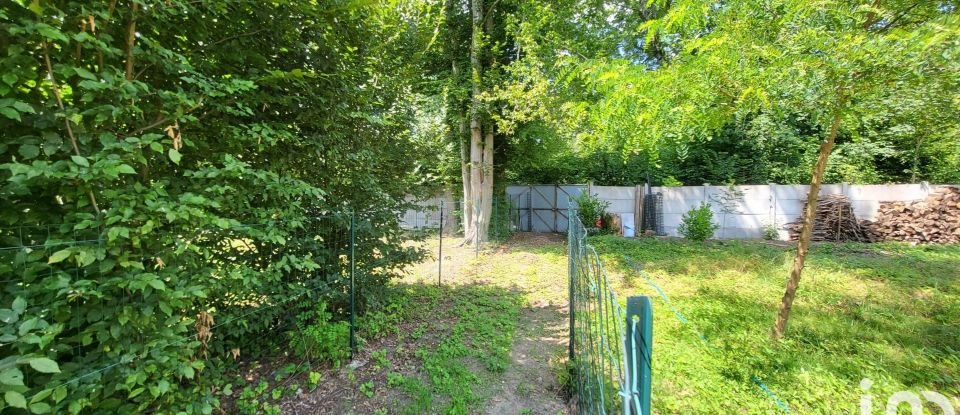 Land of 481 m² in Montcourt-Fromonville (77140)