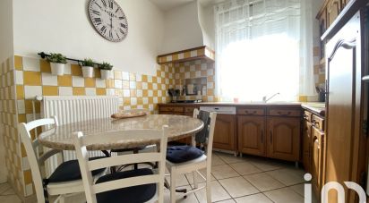 Traditional house 5 rooms of 93 m² in Désertines (03630)