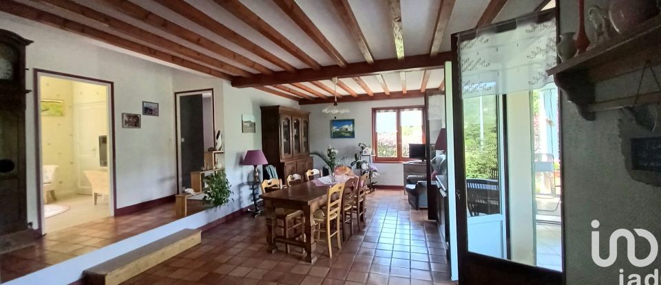 Traditional house 5 rooms of 152 m² in Sail-sous-Couzan (42890)