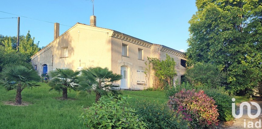 Maison de campagne 7 pièces de 257 m² à Chérac (17610)