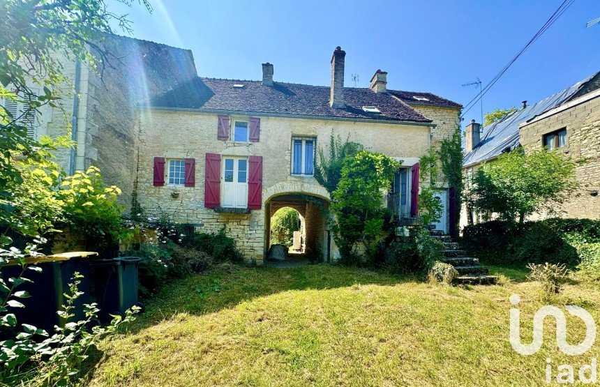 Maison de campagne 8 pièces de 163 m² à Vermenton (89270)