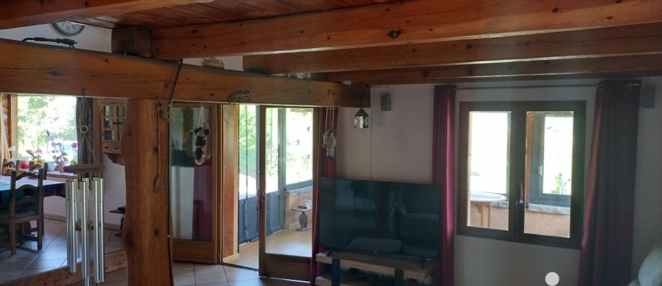 Maison 7 pièces de 155 m² à Saint-Lions (04330)