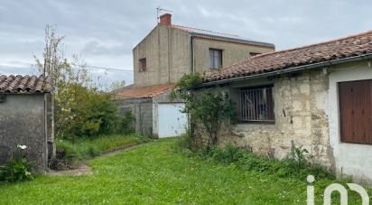 Maison traditionnelle 5 pièces de 119 m² à L'Houmeau (17137)