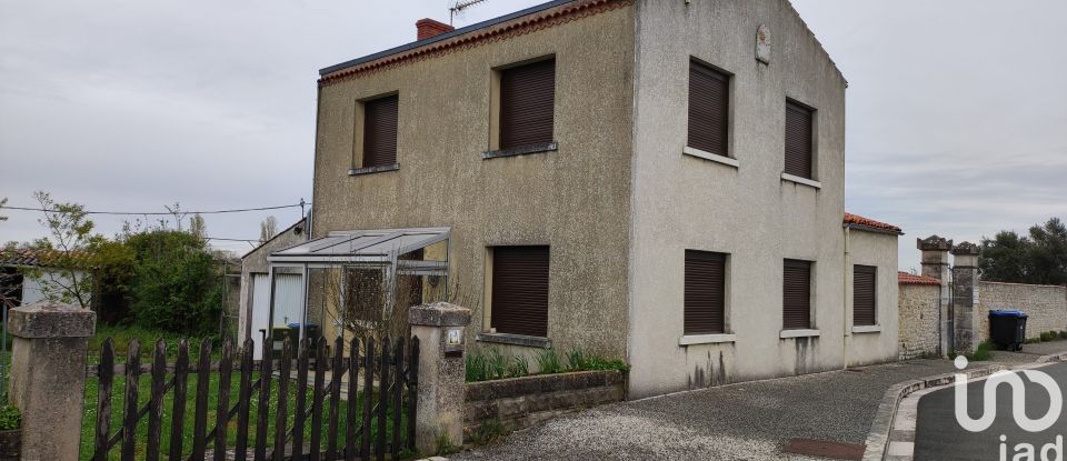 Traditional house 5 rooms of 119 m² in L'Houmeau (17137)