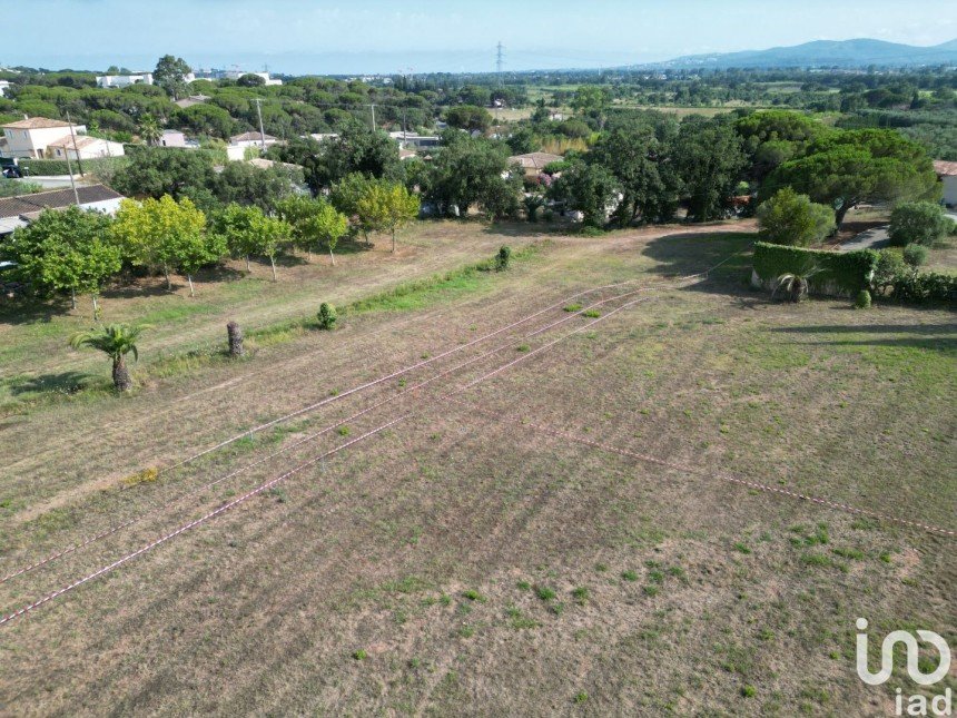 Land of 1,196 m² in Fréjus (83600)