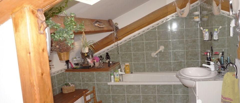 Village house 7 rooms of 163 m² in Thueyts (07330)