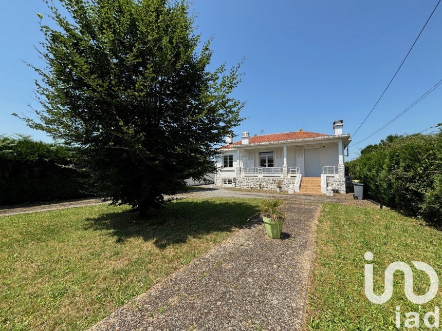 House 4 rooms of 86 m² in Bénéjacq (64800)