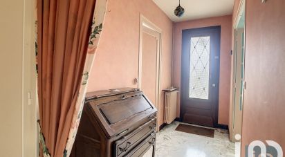 House 8 rooms of 205 m² in Taugon (17170)