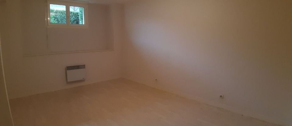 House 4 rooms of 110 m² in DOUÉ EN ANJOU (49700)