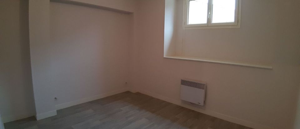 House 4 rooms of 110 m² in DOUÉ EN ANJOU (49700)