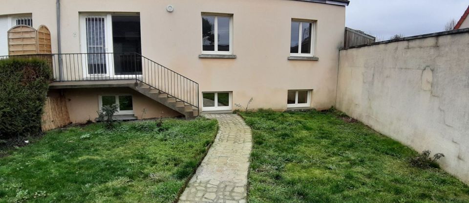 House 4 rooms of 110 m² in DOUÉ EN ANJOU (49700)