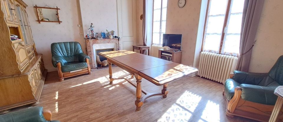 Maison 8 pièces de 213 m² à Bourbon-l'Archambault (03160)