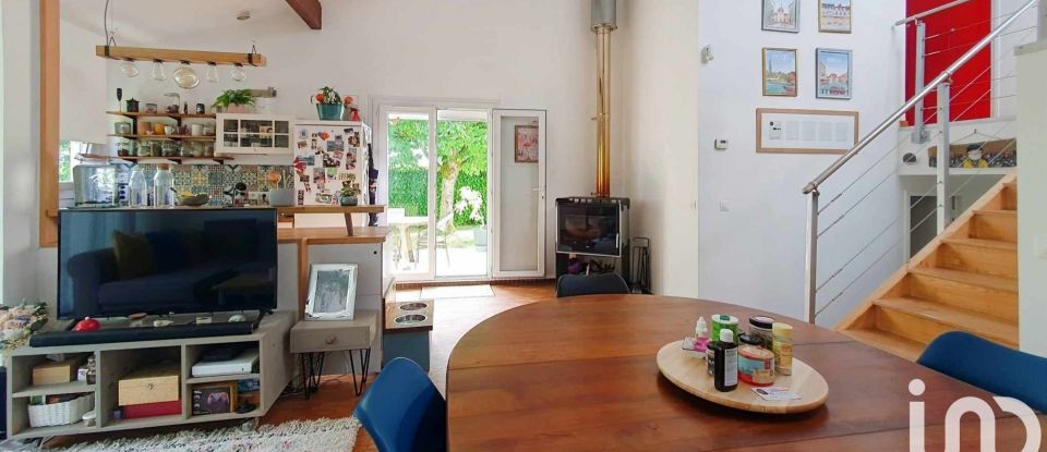 House 5 rooms of 106 m² in Savigny-le-Temple (77176)