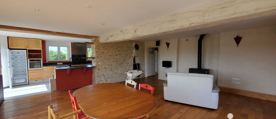 Maison de campagne 9 pièces de 198 m² à Mozé-sur-Louet (49610)