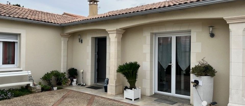 Architect house 6 rooms of 137 m² in Niort (79000)