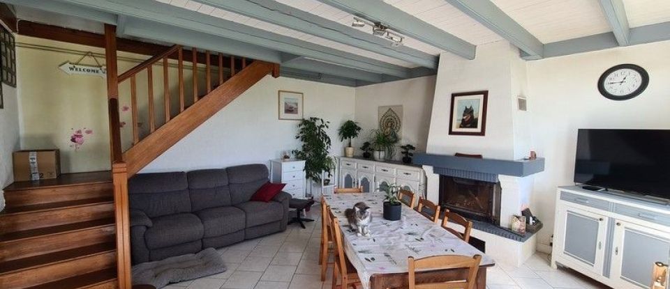 House 4 rooms of 112 m² in Plassay (17250)