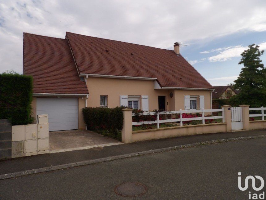 Vente Maison 98m² 3 Pièces à Nogent-le-Roi (28210) - Iad France