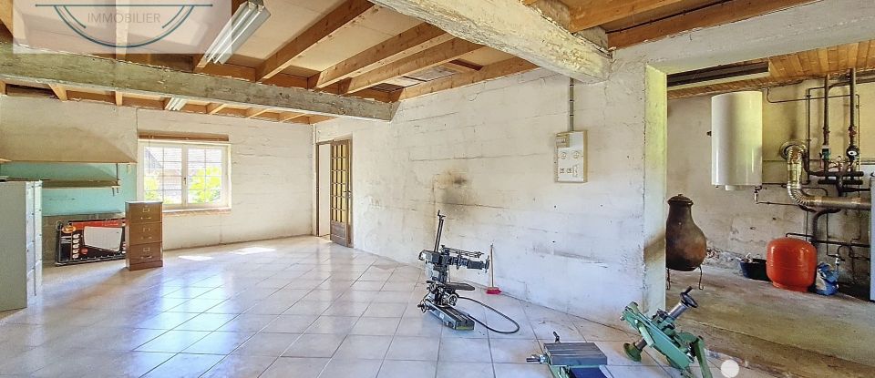 Farm 5 rooms of 203 m² in Saint-Didier-d'Aussiat (01340)