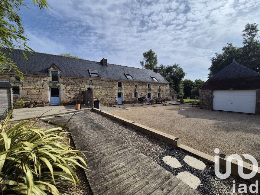 Longere 12 rooms of 187 m² in Languidic (56440)