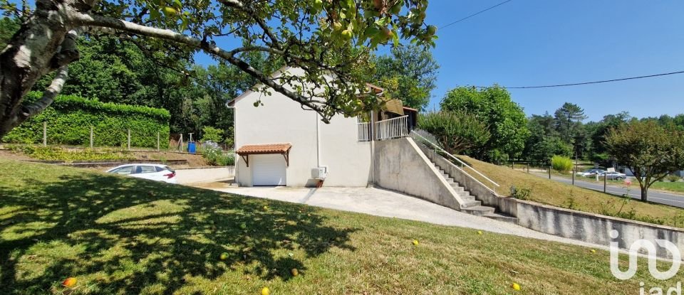 Maison 5 pièces de 95 m² à Léguillac-de-l'Auche (24110)