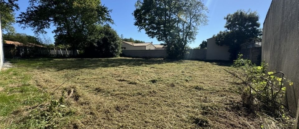 Land of 753 m² in Grosbreuil (85440)