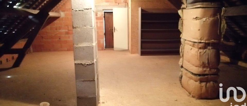 House 5 rooms of 107 m² in Cours-de-Pile (24520)