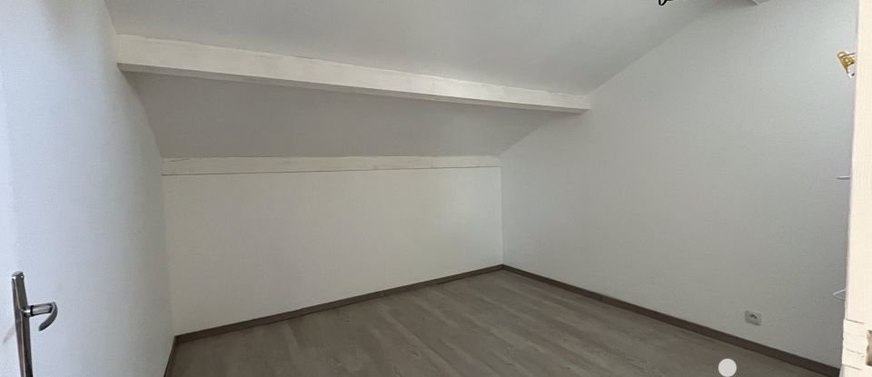 Maison 7 pièces de 121 m² à Bagnols-sur-Cèze (30200)