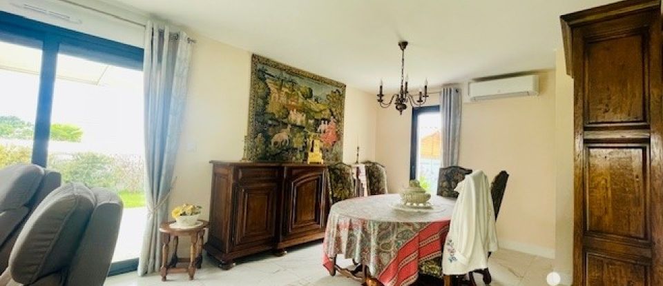 Traditional house 4 rooms of 120 m² in Breuillet (17920)