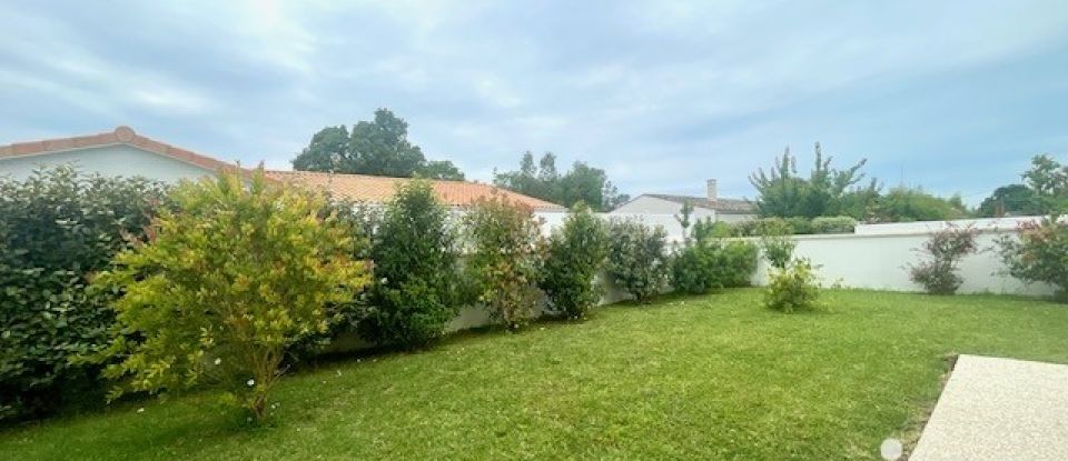 Traditional house 4 rooms of 120 m² in Breuillet (17920)