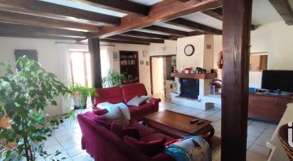 House 5 rooms of 136 m² in La Mothe-Saint-Héray (79800)