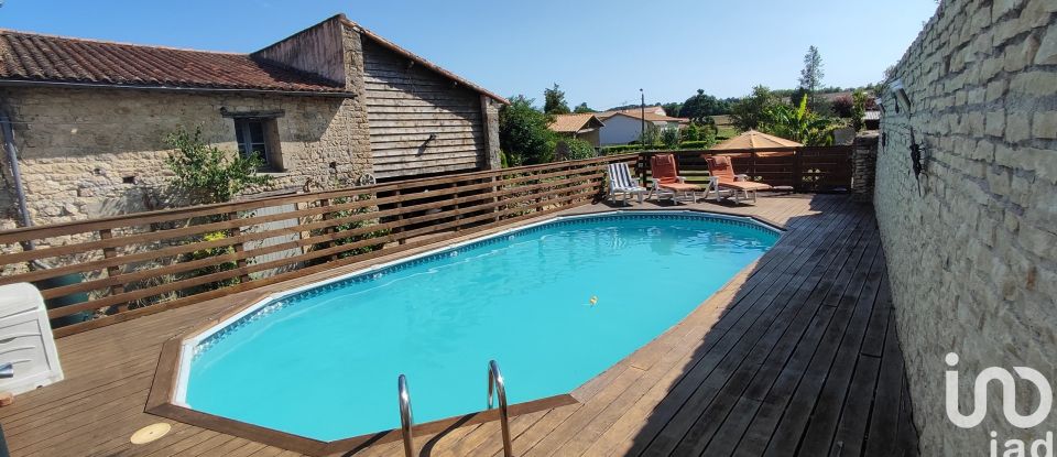 House 5 rooms of 136 m² in La Mothe-Saint-Héray (79800)