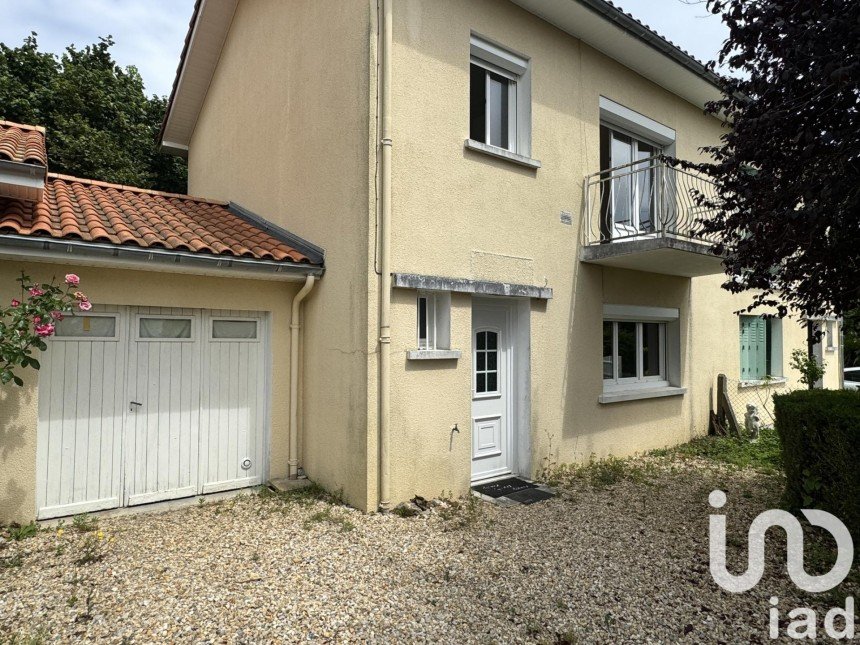 Maison de ville 4 pièces de 79 m² à Saint-Yrieix-sur-Charente (16710)