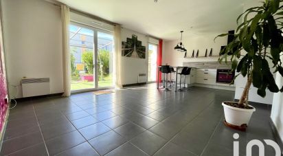 House 4 rooms of 98 m² in Noyal-Châtillon-sur-Seiche (35230)