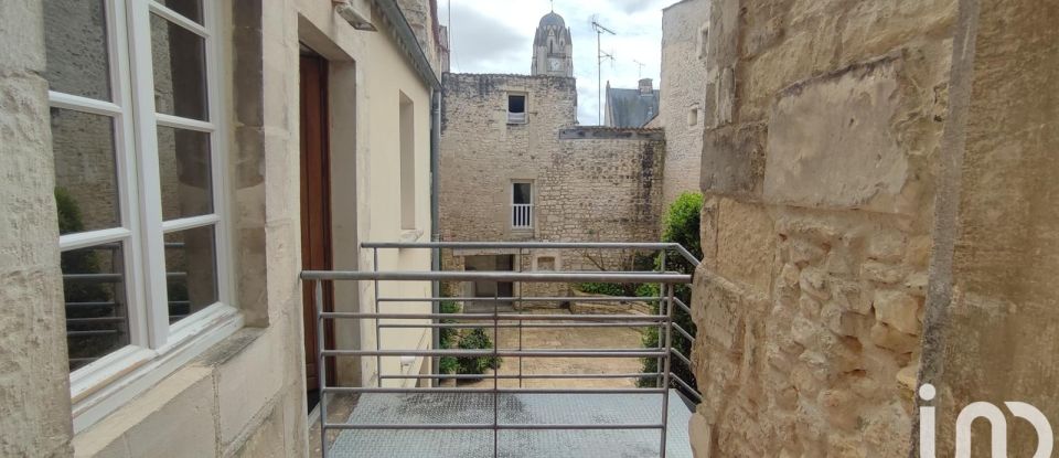 Building in Saintes (17100) of 220 m²