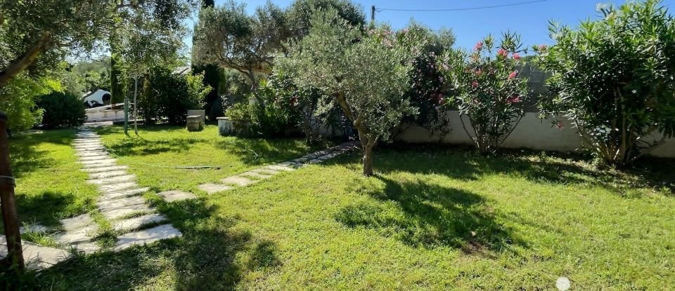 Gîte 4 pièces de 50 m² à Arles (13200)