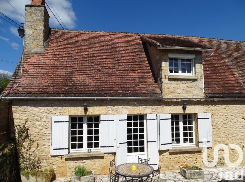 Maison de campagne 4 pièces de 120 m² à Saint-Cyprien (24220)