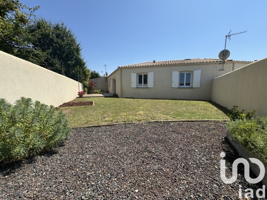 House 4 rooms of 83 m² in Dompierre-sur-Mer (17139)