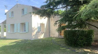 House 6 rooms of 135 m² in Saint-Fort-sur-Gironde (17240)