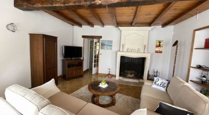 House 6 rooms of 135 m² in Saint-Fort-sur-Gironde (17240)