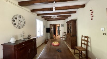 House 6 rooms of 135 m² in Saint-Fort-sur-Gironde (17240)