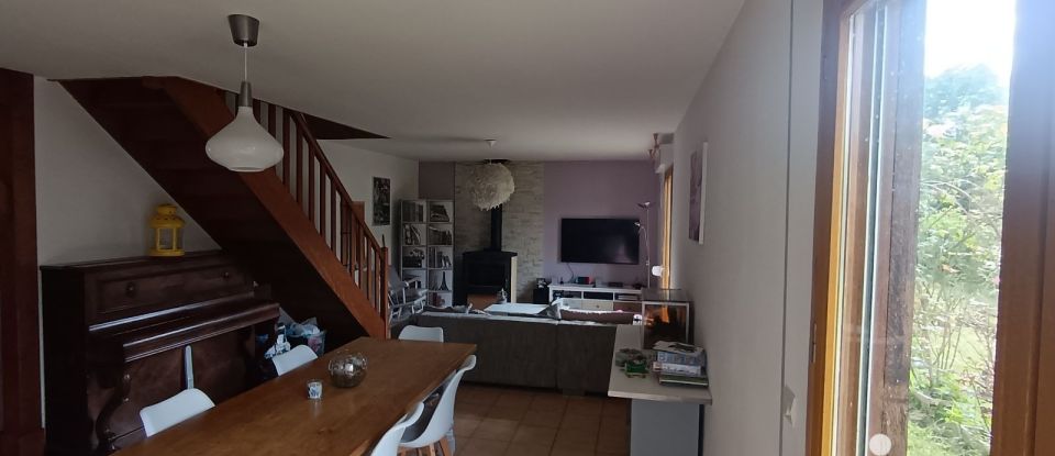 House 6 rooms of 136 m² in Le Bec-Hellouin (27800)