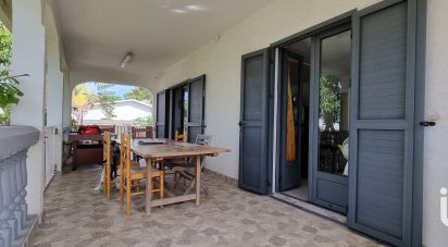 Maison traditionnelle 10 pièces de 265 m² à L'Étang-Salé (97427)