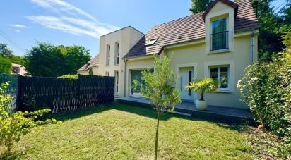 House 7 rooms of 143 m² in Sandillon (45640)