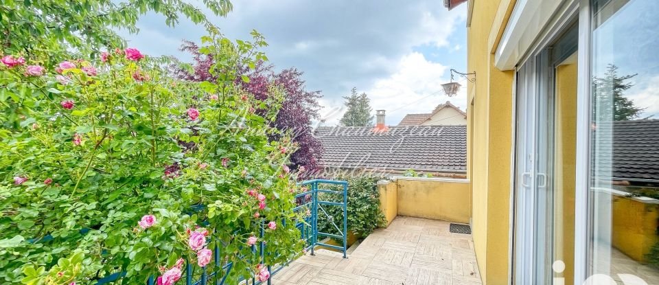 House 6 rooms of 146 m² in Villebon-sur-Yvette (91140)